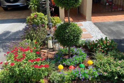 Adosado en venta en Doral, Florida, 2 dormitorios, 148.64 m2 № 1864159 - foto 13