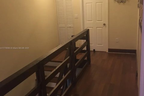 Adosado en venta en Doral, Florida, 2 dormitorios, 148.64 m2 № 1864159 - foto 6