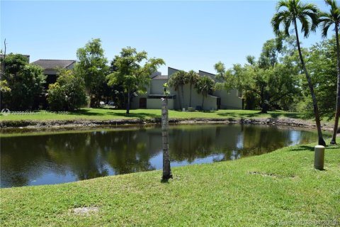Adosado en venta en Doral, Florida, 2 dormitorios, 148.64 m2 № 1864159 - foto 17