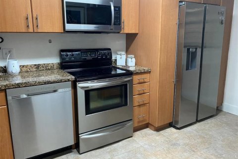 Adosado en venta en Doral, Florida, 2 dormitorios, 148.64 m2 № 1864159 - foto 3
