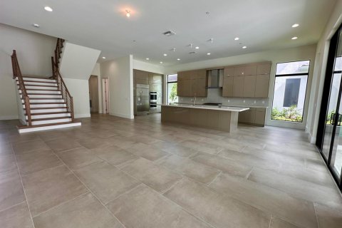 House in Palm Beach Gardens, Florida 5 bedrooms, 494.43 sq.m. № 2261842 - photo 9