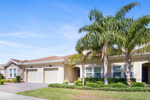 Townhouse in Davenport, Florida 2 bedrooms, 129.51 sq.m. № 1662414 - photo 1