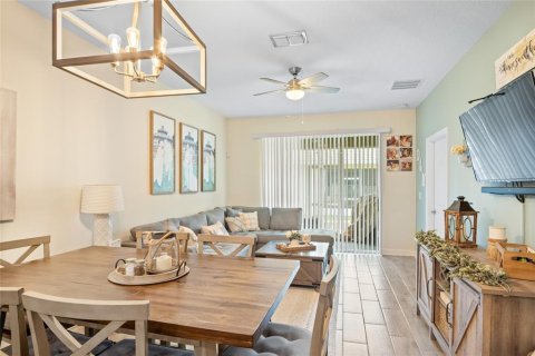 Townhouse in Davenport, Florida 2 bedrooms, 129.51 sq.m. № 1662414 - photo 14
