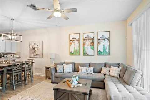 Townhouse in Davenport, Florida 2 bedrooms, 129.51 sq.m. № 1662414 - photo 12