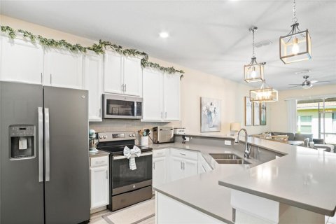Townhouse in Davenport, Florida 2 bedrooms, 129.51 sq.m. № 1662414 - photo 4