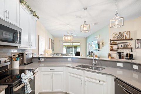 Townhouse in Davenport, Florida 2 bedrooms, 129.51 sq.m. № 1662414 - photo 6