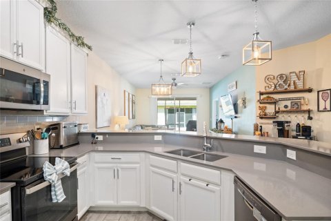 Townhouse in Davenport, Florida 2 bedrooms, 129.51 sq.m. № 1662414 - photo 5