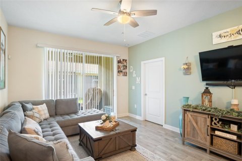 Townhouse in Davenport, Florida 2 bedrooms, 129.51 sq.m. № 1662414 - photo 13