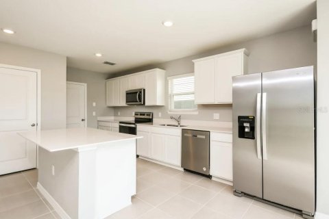 Villa ou maison à louer à Lake Alfred, Floride: 3 chambres, 170.2 m2 № 1689574 - photo 2