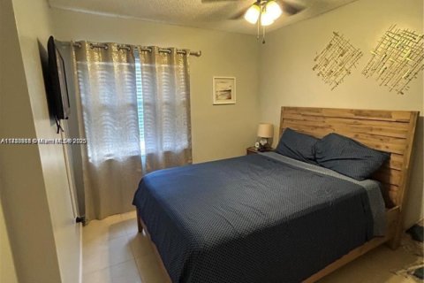Townhouse in Miramar, Florida 2 bedrooms, 92.9 sq.m. № 1855237 - photo 12
