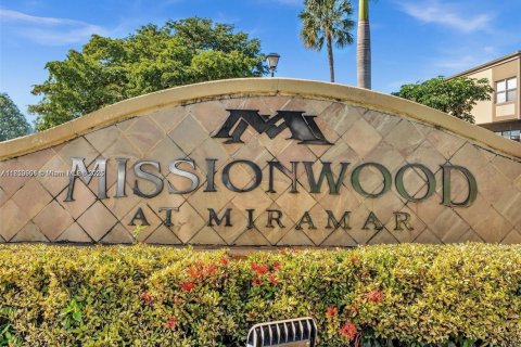 Townhouse in Miramar, Florida 2 bedrooms, 92.9 sq.m. № 1855237 - photo 27