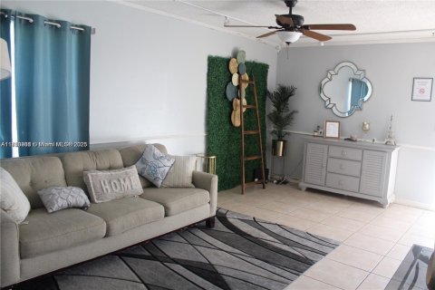 Townhouse in Miramar, Florida 2 bedrooms, 92.9 sq.m. № 1855237 - photo 4