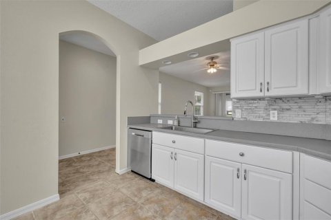 House in Leesburg, Florida 3 bedrooms, 133.59 sq.m. № 2112023 - photo 16