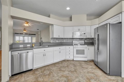 House in Leesburg, Florida 3 bedrooms, 133.59 sq.m. № 2112023 - photo 13
