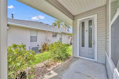 House in Leesburg, Florida 3 bedrooms, 133.59 sq.m. № 2112023 - photo 5
