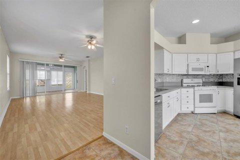 House in Leesburg, Florida 3 bedrooms, 133.59 sq.m. № 2112023 - photo 6