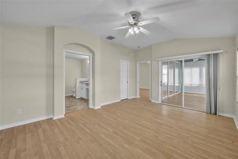House in Leesburg, Florida 3 bedrooms, 133.59 sq.m. № 2112023 - photo 20