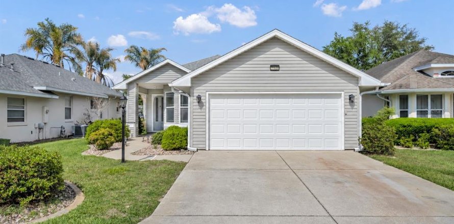House in Leesburg, Florida 3 bedrooms, 133.59 sq.m. № 2112023