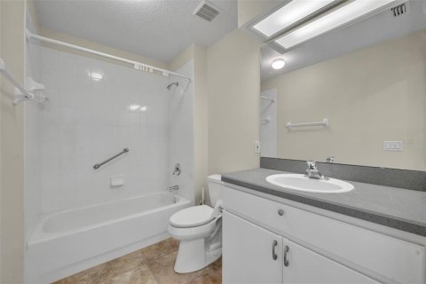 House in Leesburg, Florida 3 bedrooms, 133.59 sq.m. № 2112023 - photo 24