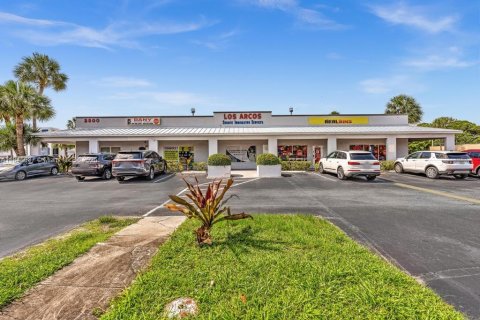 Propiedad comercial en venta en Oakland Park, Florida № 1937250 - foto 1