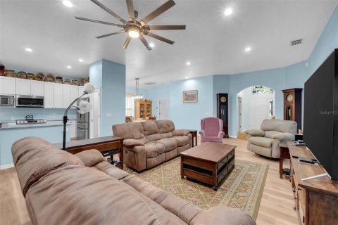 Villa ou maison à vendre à Clermont, Floride: 3 chambres, 200.58 m2 № 2420194 - photo 8