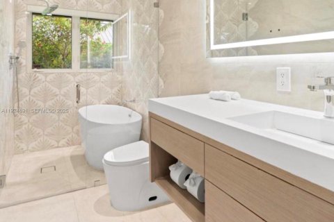 Casa en venta en Boca Raton, Florida, 5 dormitorios, 333.7 m2 № 1982830 - foto 16