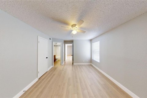 Condominio en alquiler en Orlando, Florida, 2 dormitorios, 91.79 m2 № 1883273 - foto 13