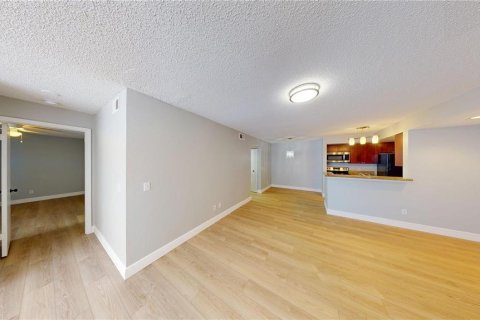 Condominio en alquiler en Orlando, Florida, 2 dormitorios, 91.79 m2 № 1883273 - foto 12