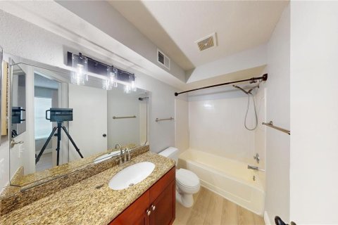 Condominio en alquiler en Orlando, Florida, 2 dormitorios, 91.79 m2 № 1883273 - foto 14