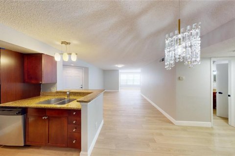 Condominio en alquiler en Orlando, Florida, 2 dormitorios, 91.79 m2 № 1883273 - foto 6