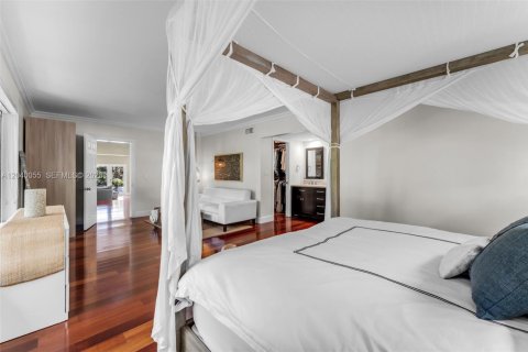 Villa ou maison à vendre à Miami, Floride: 5 chambres, 342.07 m2 № 2087877 - photo 12