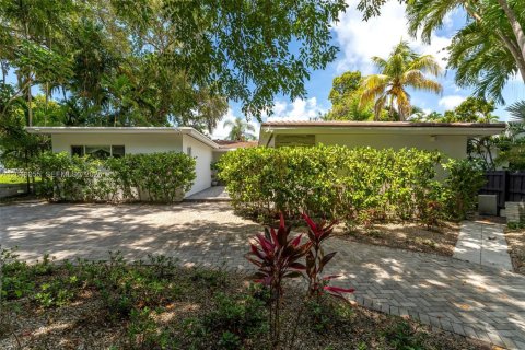 Villa ou maison à vendre à Miami, Floride: 5 chambres, 342.07 m2 № 2087877 - photo 2