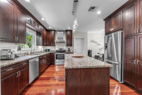 Villa ou maison à vendre à Miami, Floride: 5 chambres, 342.07 m2 № 2087877 - photo 9
