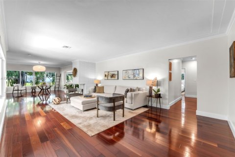 Villa ou maison à vendre à Miami, Floride: 5 chambres, 342.07 m2 № 2087877 - photo 3