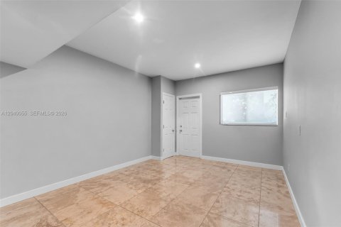 Villa ou maison à vendre à Miami, Floride: 5 chambres, 342.07 m2 № 2087877 - photo 19