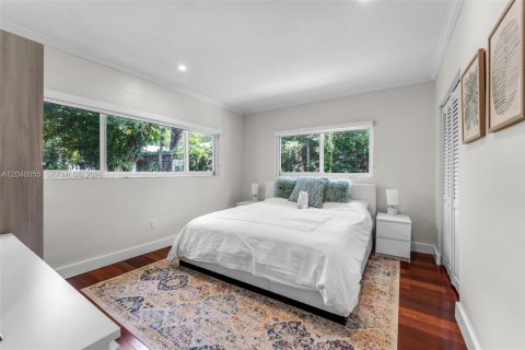 Villa ou maison à vendre à Miami, Floride: 5 chambres, 342.07 m2 № 2087877 - photo 16