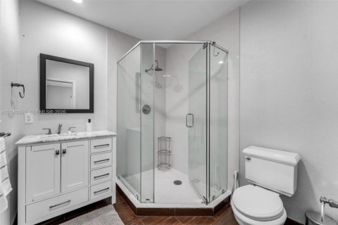 Villa ou maison à vendre à Miami, Floride: 5 chambres, 342.07 m2 № 2087877 - photo 15