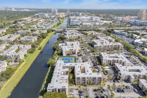 Condo in Miami, Florida, 2 bedrooms  № 1970021 - photo 22