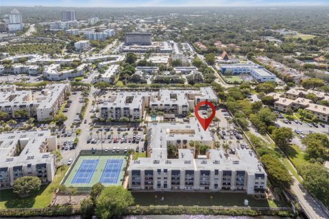 Condo in Miami, Florida, 2 bedrooms  № 1970021 - photo 19