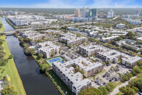 Condo in Miami, Florida, 2 bedrooms  № 1970021 - photo 20