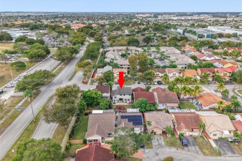 Casa en venta en Miami, Florida, 3 dormitorios, 159.05 m2 № 2023534 - foto 28