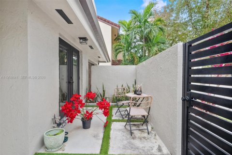 Casa en venta en Miami, Florida, 3 dormitorios, 159.05 m2 № 2023534 - foto 9