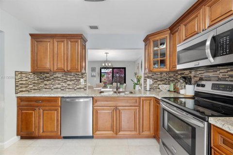 Casa en venta en Miami, Florida, 3 dormitorios, 159.05 m2 № 2023534 - foto 7