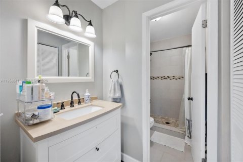 Casa en venta en Miami, Florida, 3 dormitorios, 159.05 m2 № 2023534 - foto 15