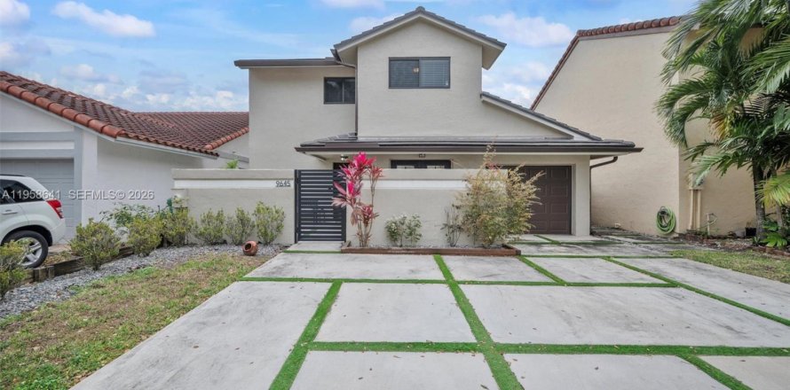 Casa en Miami, Florida 3 dormitorios, 159.05 m2 № 2023534