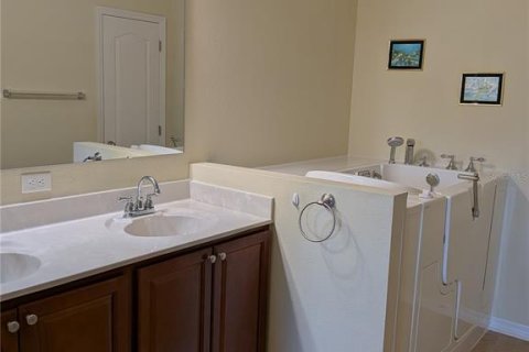 House in DeLand, Florida 3 bedrooms, 151.8 sq.m. № 1783212 - photo 10