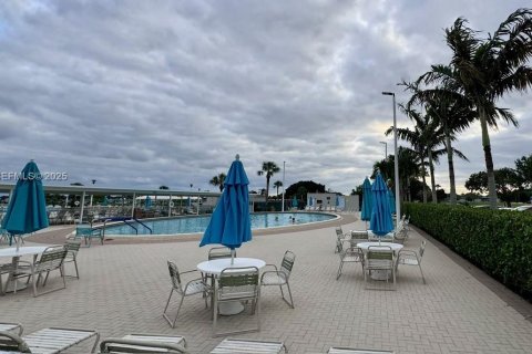 Condo in Delray Beach, Florida, 2 bedrooms № 2035200 - photo 25