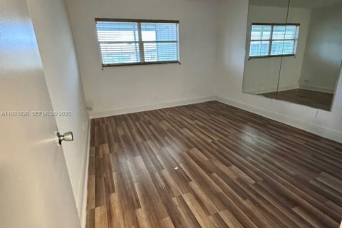 Condo in Delray Beach, Florida, 2 bedrooms № 2035200 - photo 9