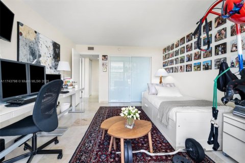 Condo in Miami, Florida, 2 bedrooms  № 1865720 - photo 14