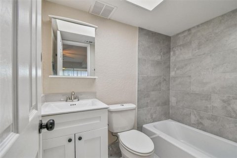 Condominio en venta en New Port Richey, Florida, 2 dormitorios, 101.08 m2 № 1855895 - foto 29